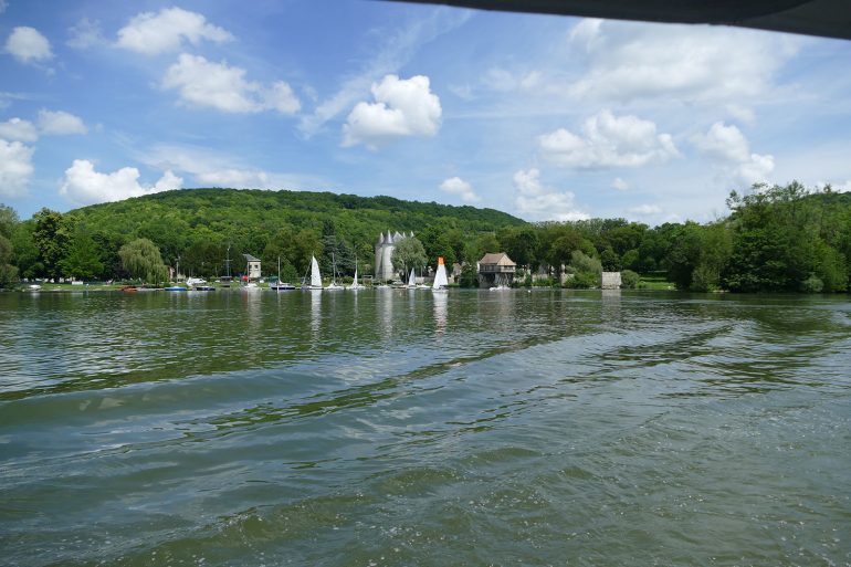 Vue sur Vernonnet depuis la Seine ©Office de Tourisme Nouvelle Normandie