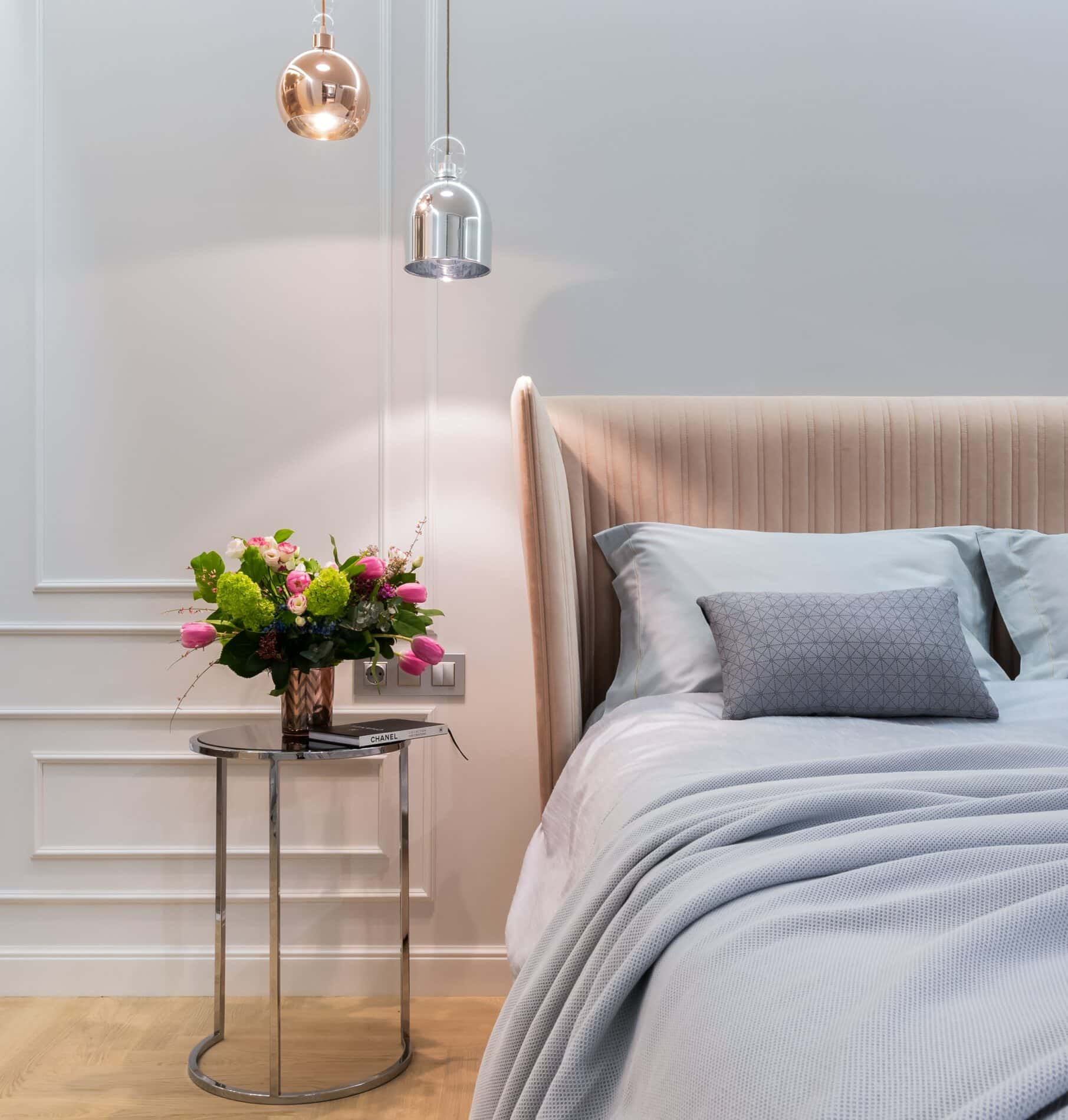 chambre avec luminaire