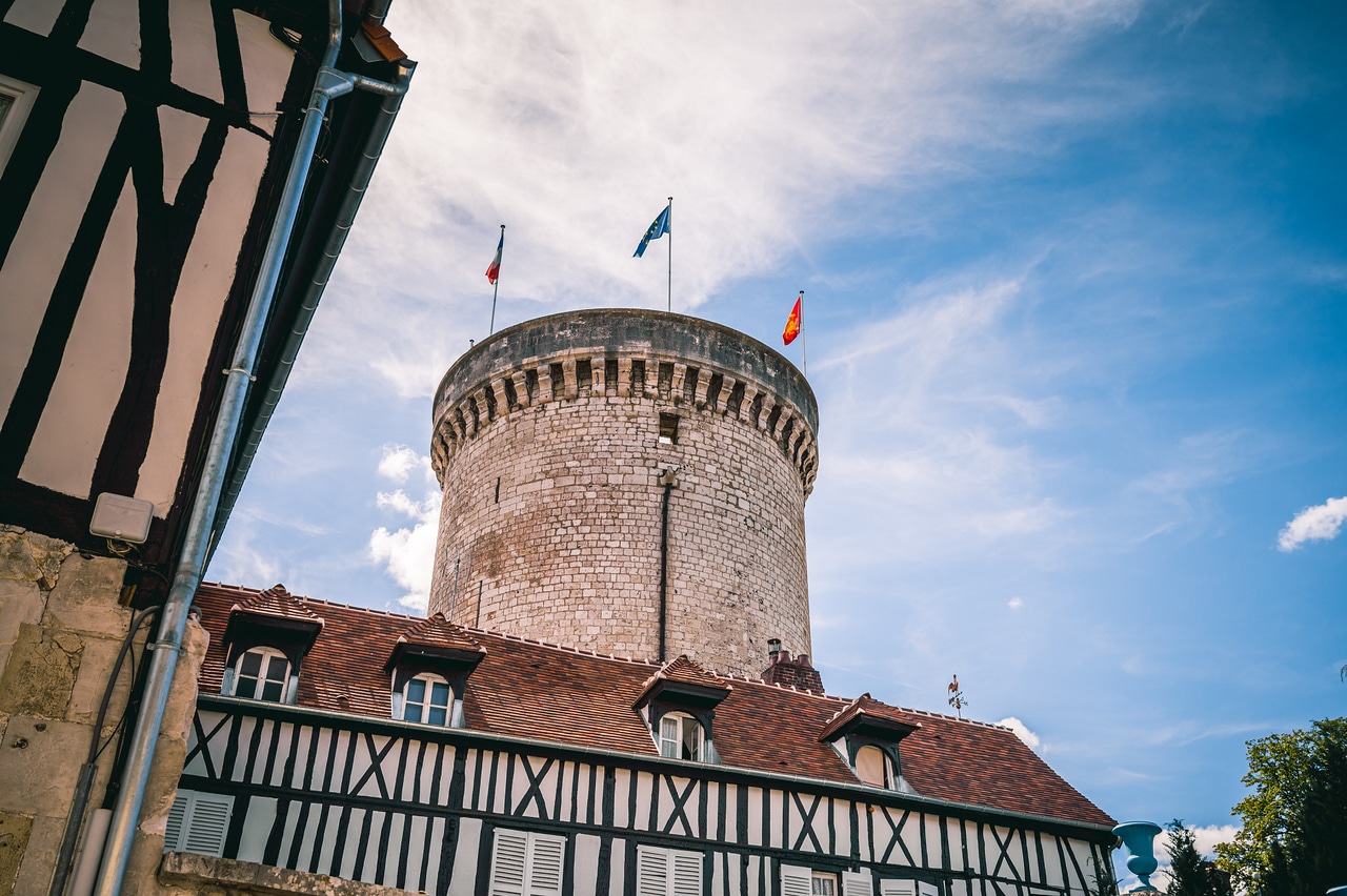 TOUR DES ARCHIVES